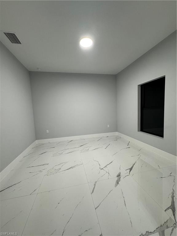 1178 Ebers St E Property Photo 17