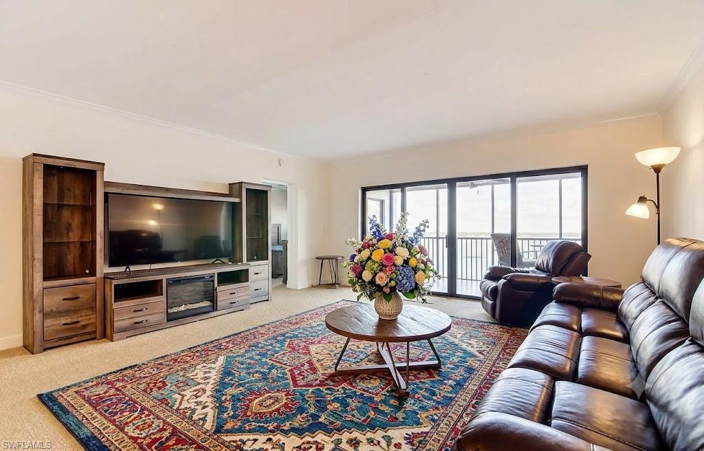 1901 Clifford St 1003 Property Photo 4