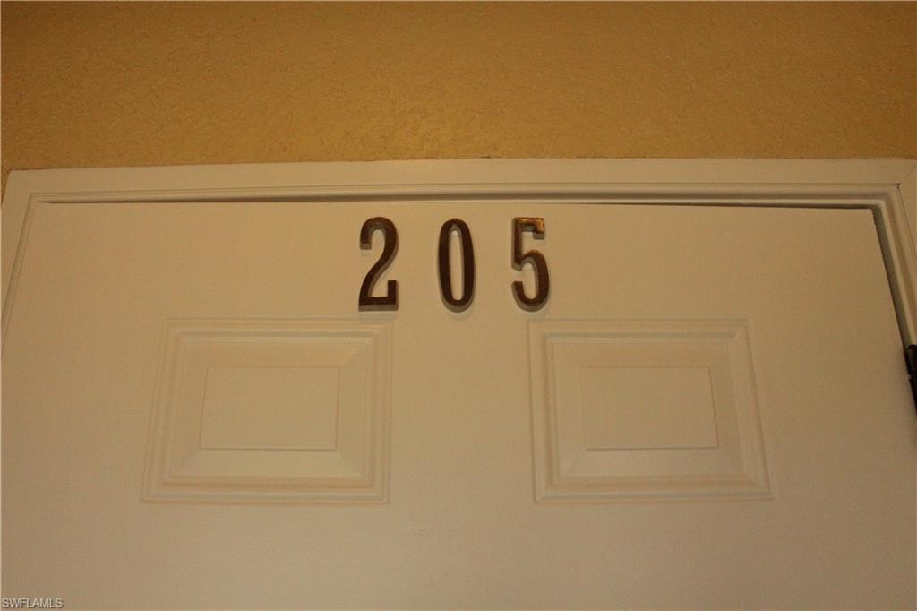 1110 Sw 47th Ter 205 Property Photo 2