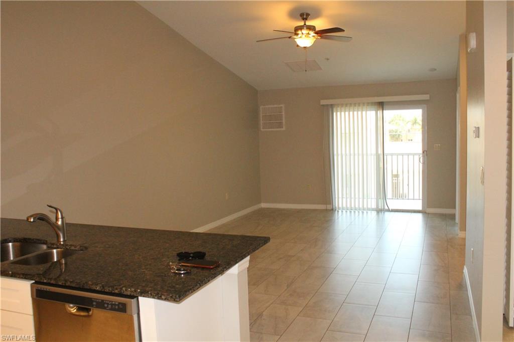 1110 Sw 47th Ter 205 Property Photo 3