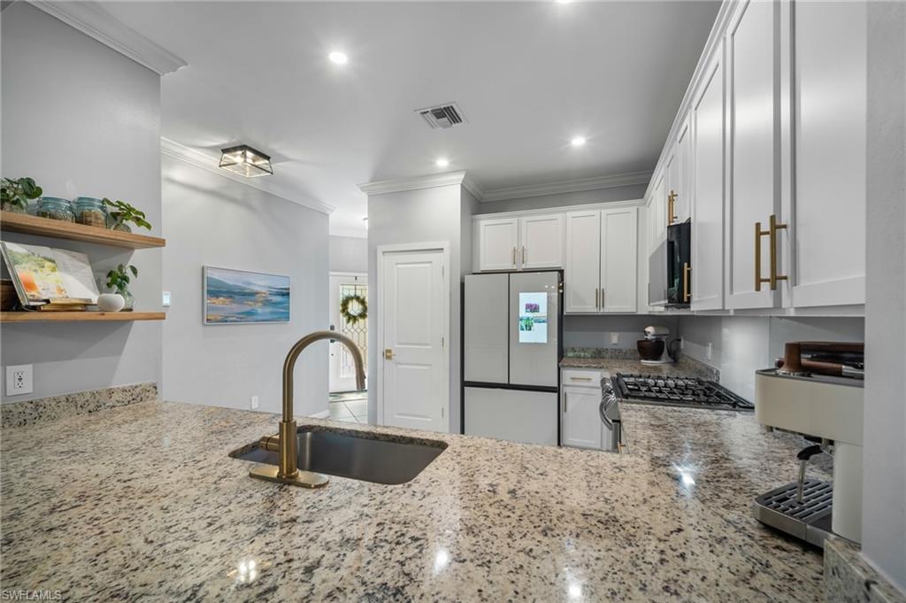 15280 Cortona Way Property Photo 8
