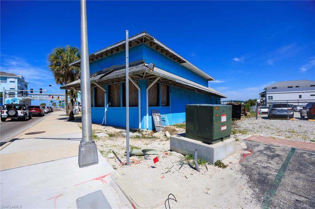 1167 Estero Blvd Property Photo 12