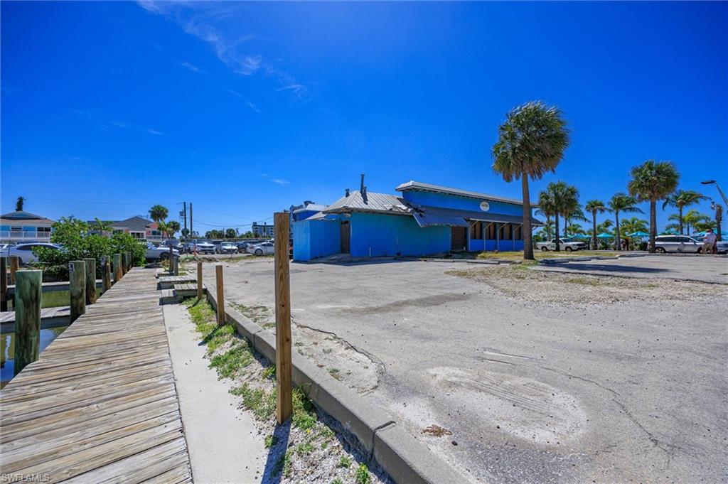 1167 Estero Blvd Property Photo 15