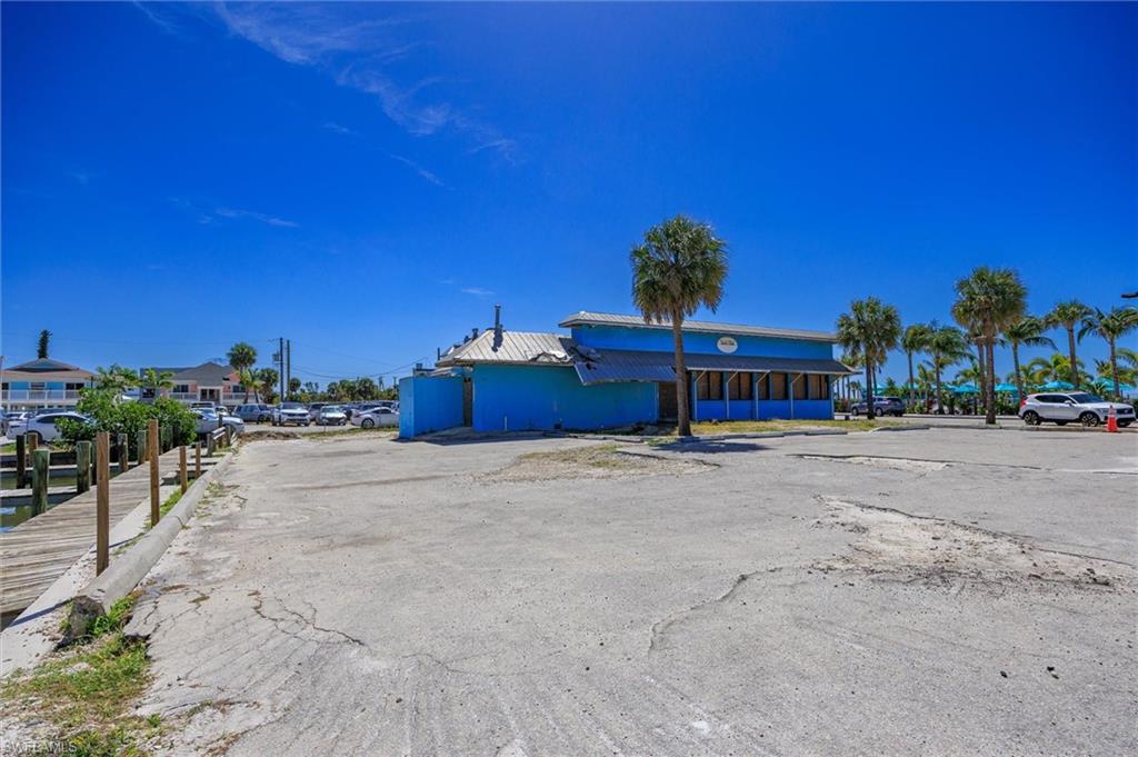 1167 Estero Blvd Property Photo 18