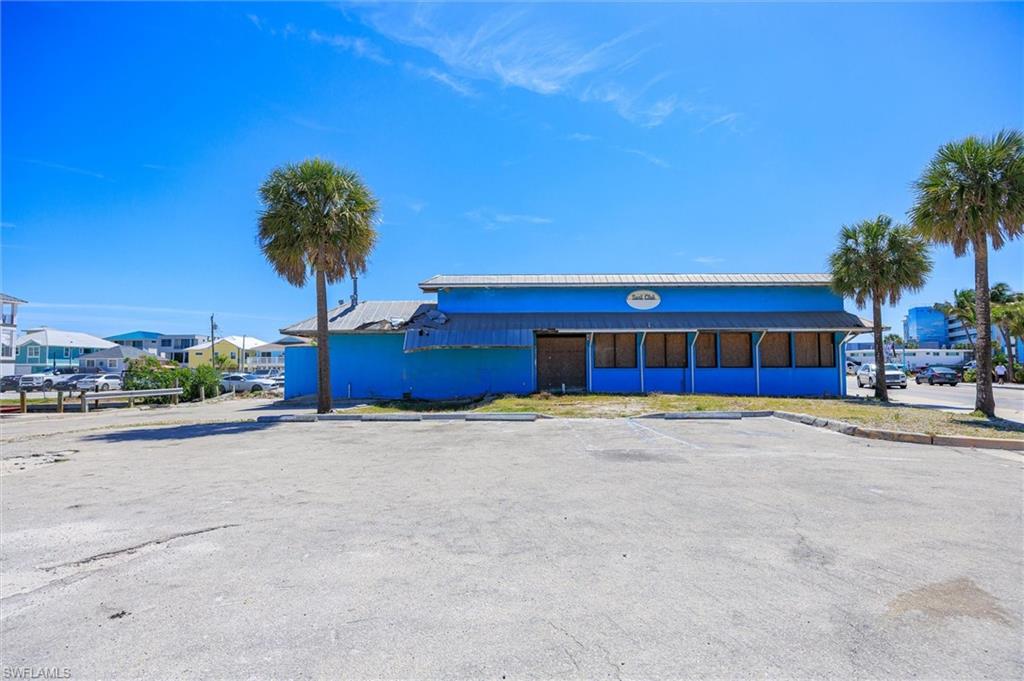 1167 Estero Blvd Property Photo 19