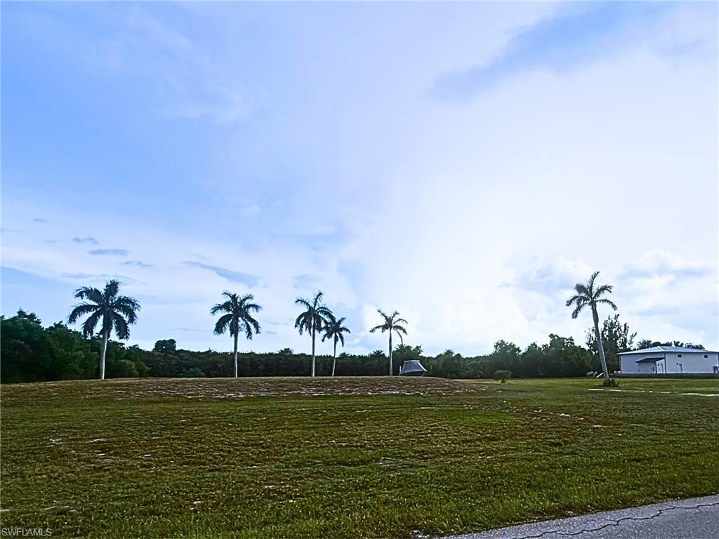 7655 Barrancas Ave Property Photo 4