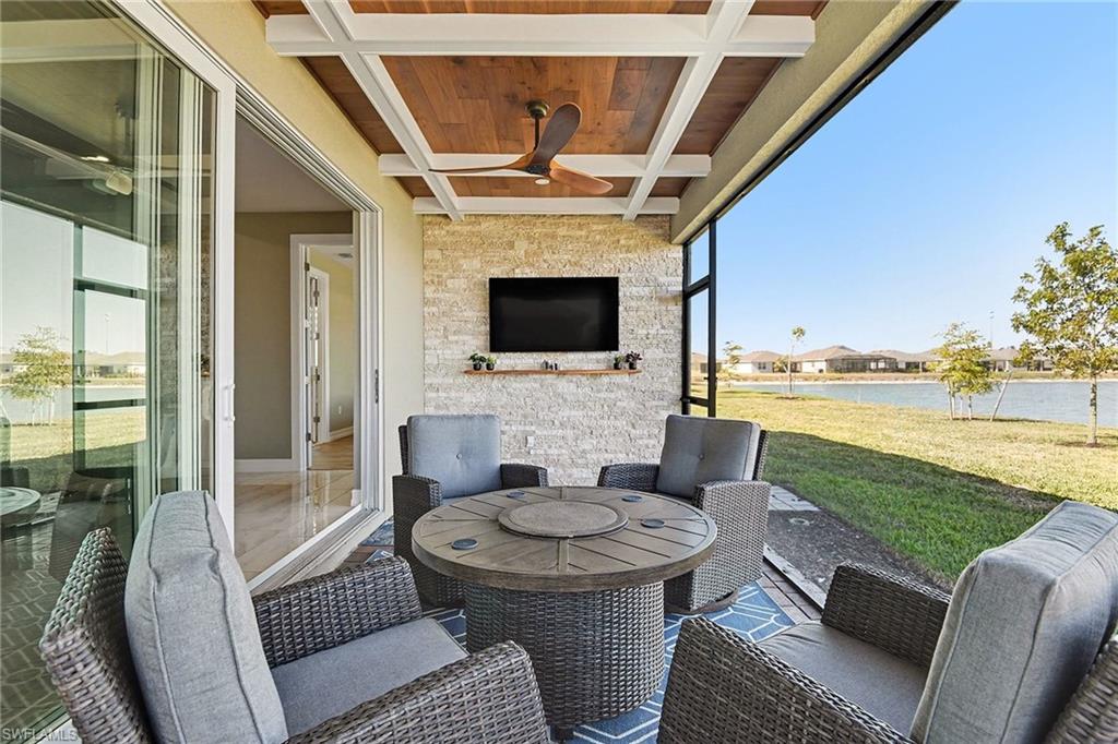 355 Spring Hill Lake Loop Property Photo 23
