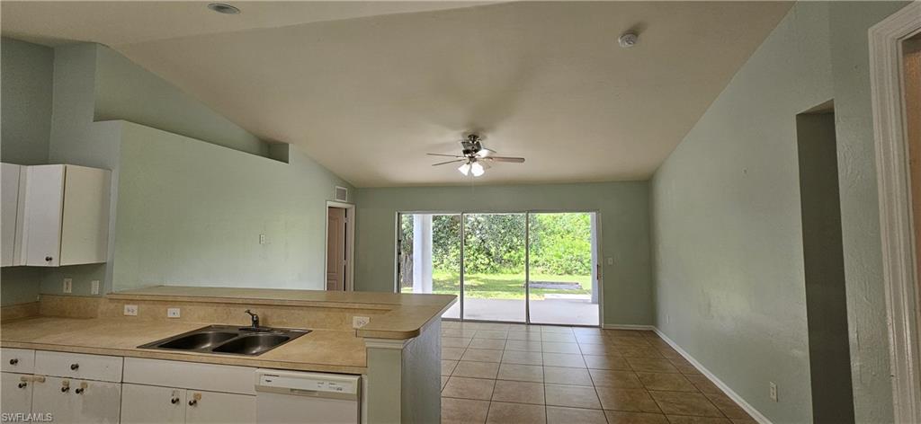 1021 Berwick St Property Photo 4