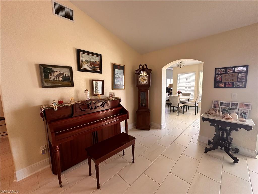 2916 Van Buren Pkwy Property Photo 6