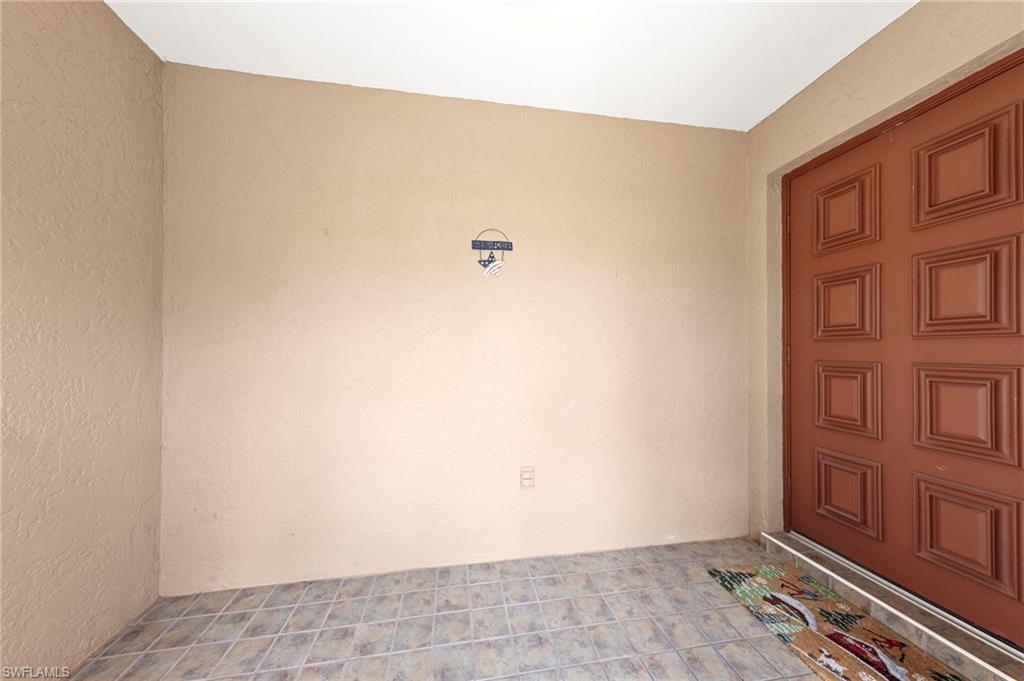 2379 Woodland Blvd Property Photo 3
