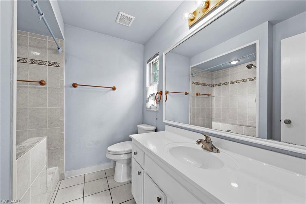 2379 Woodland Blvd Property Photo 9
