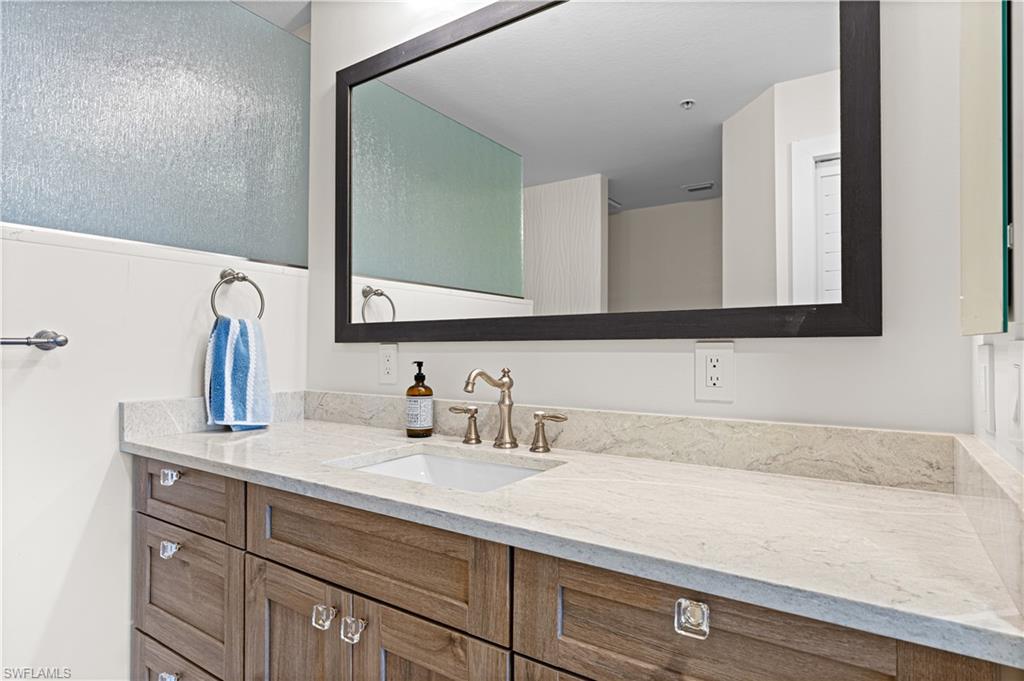 380 Stella Maris Dr N 2602 Property Photo 16