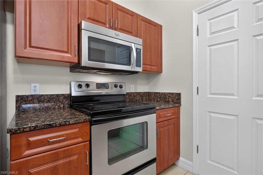 8521 Oakshade Cir 422 Property Photo 14