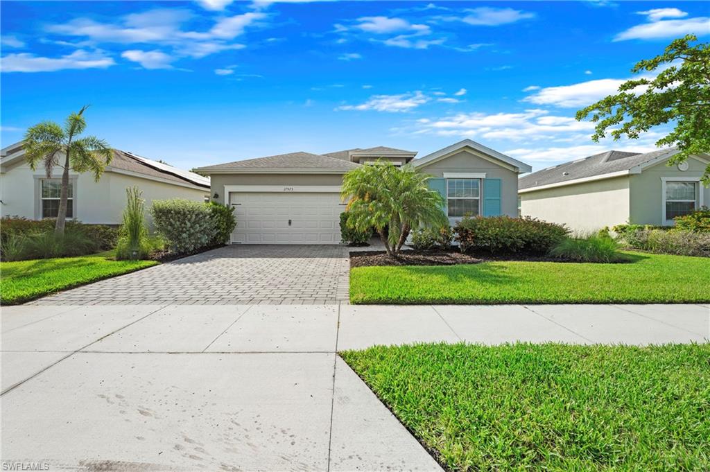 17573 Canopy Ct Property Photo 4