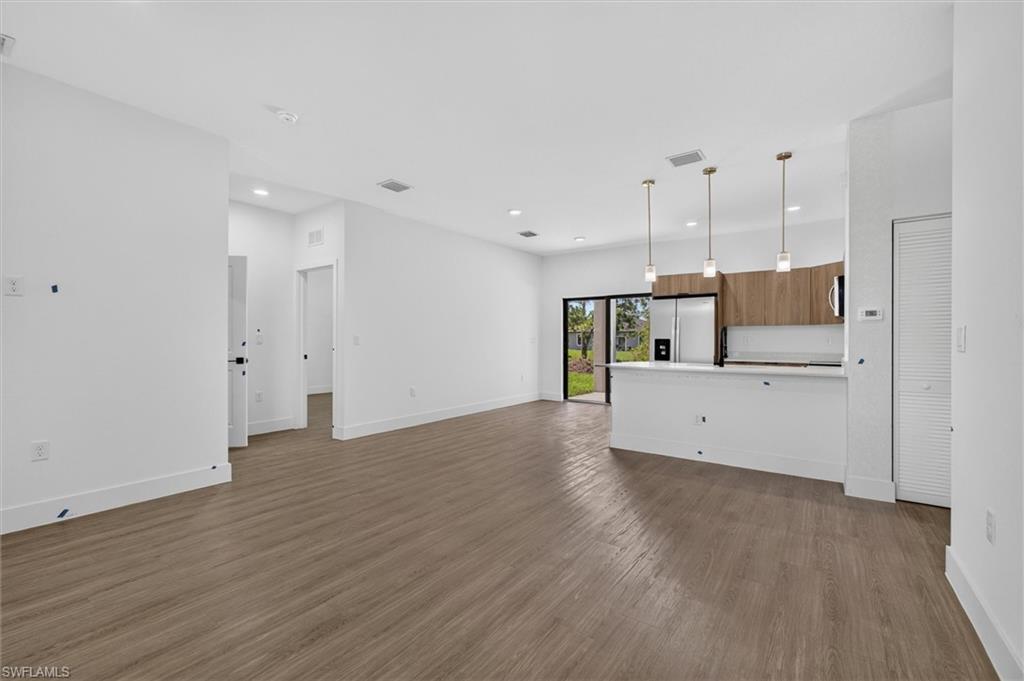 1130 Dutchess St E Property Photo 8
