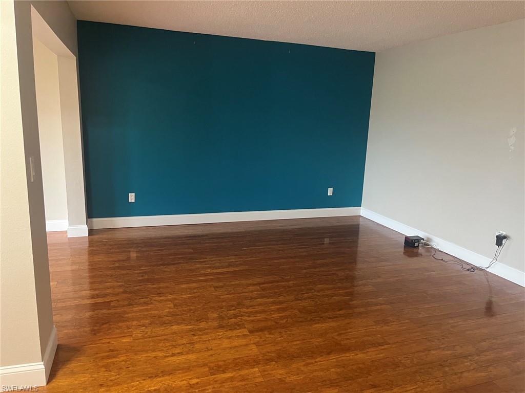 7430 Lake Breeze Dr 505 Property Photo 4