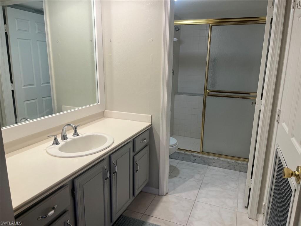 7430 Lake Breeze Dr 505 Property Photo 8