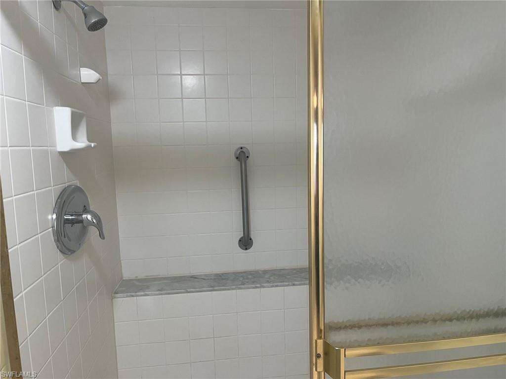7430 Lake Breeze Dr 505 Property Photo 9