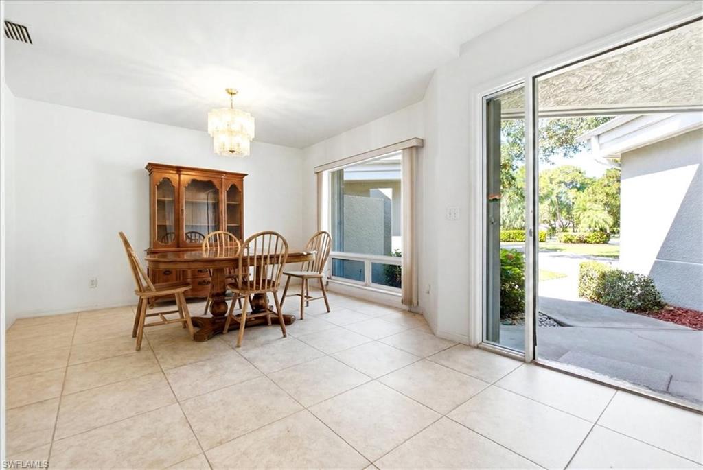21681 Sungate Ct Property Photo 6