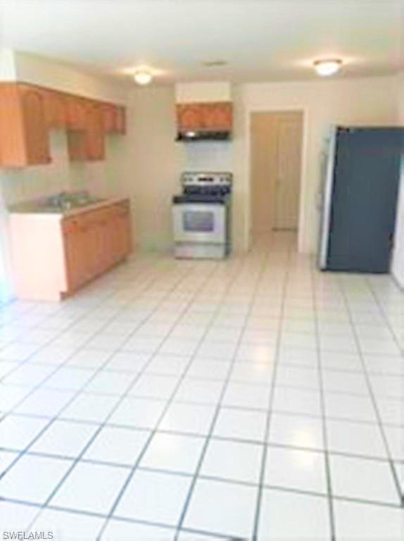 275 Hubbard Ave Property Photo 2