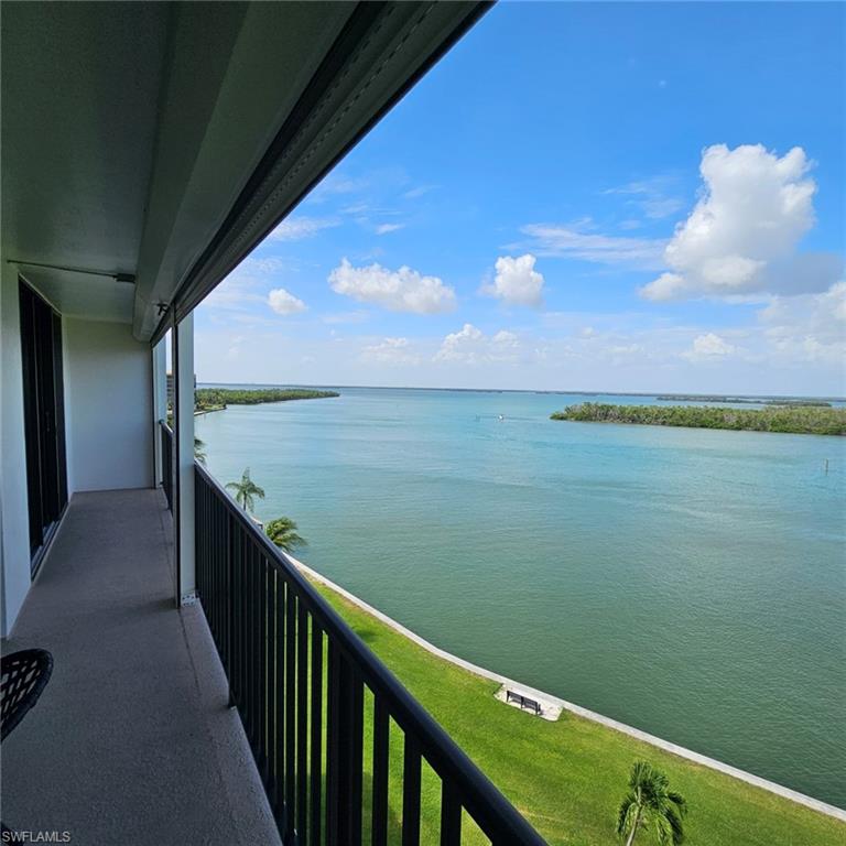 4253 Bay Beach Ln C6 Property Photo 2