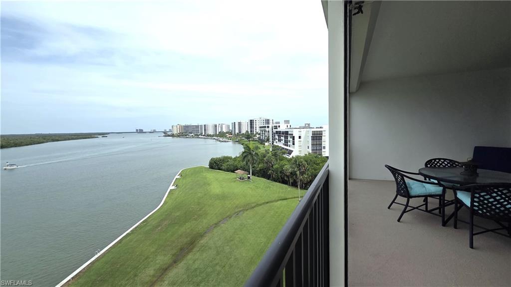 4253 Bay Beach Ln C6 Property Photo 4