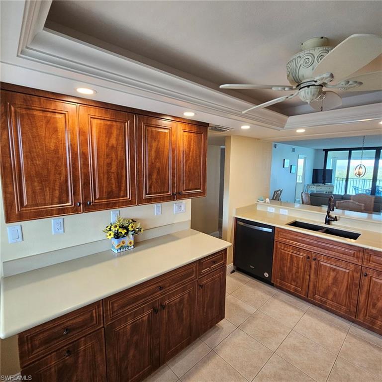 4253 Bay Beach Ln C6 Property Photo 13