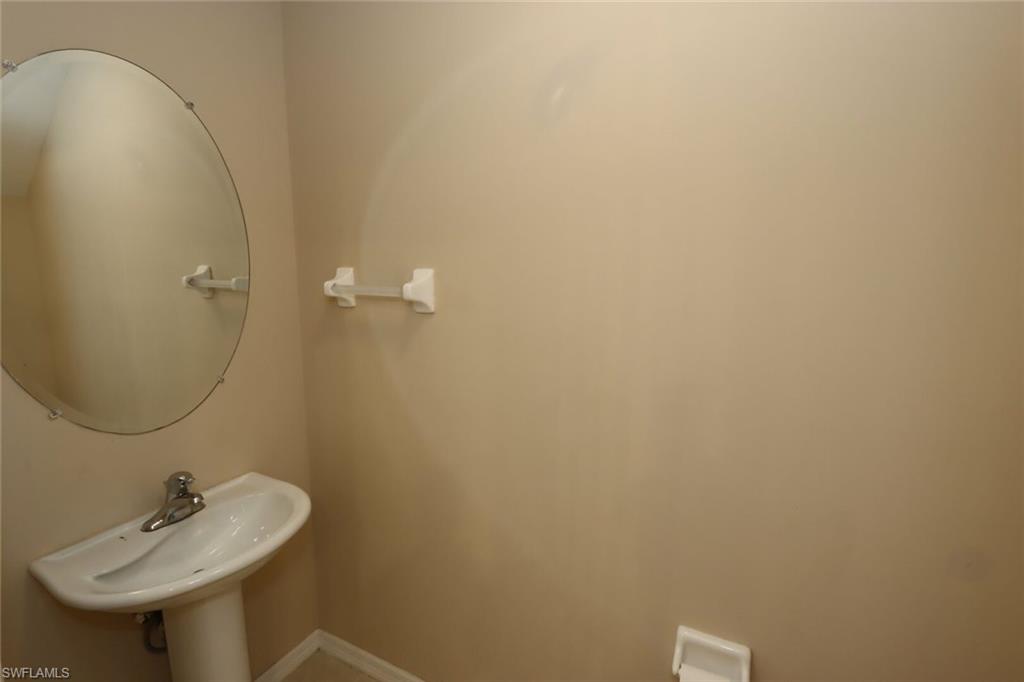 1172 Oxford Ln 27 Property Photo 11