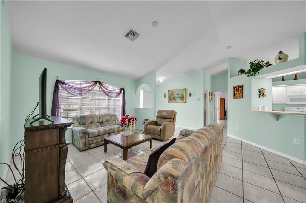 1118 Se 5th Pl Property Photo 7