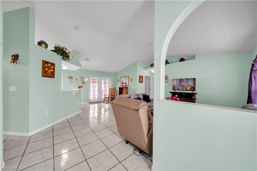 1118 Se 5th Pl Property Photo 13