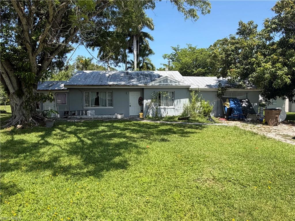 324 New York Dr Property Photo 1