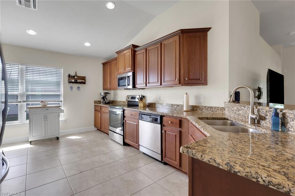27077 Brook Forest Rd Property Photo 9