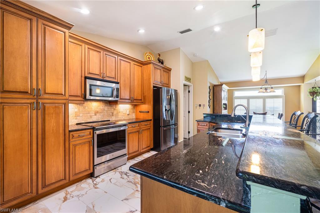 6037 Birnam Wood Ln Property Photo 10
