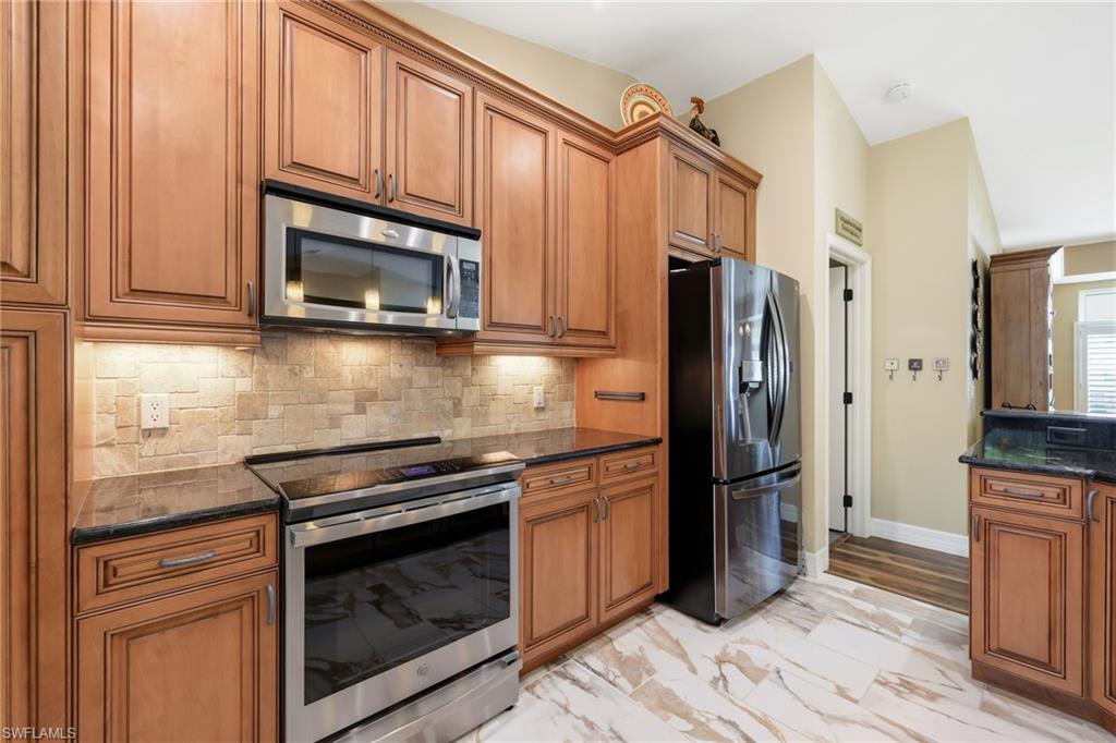 6037 Birnam Wood Ln Property Photo 14