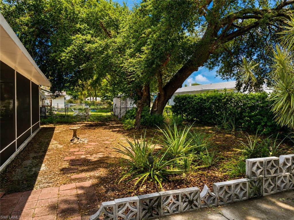 2501 Gail Helen Ct Property Photo 3