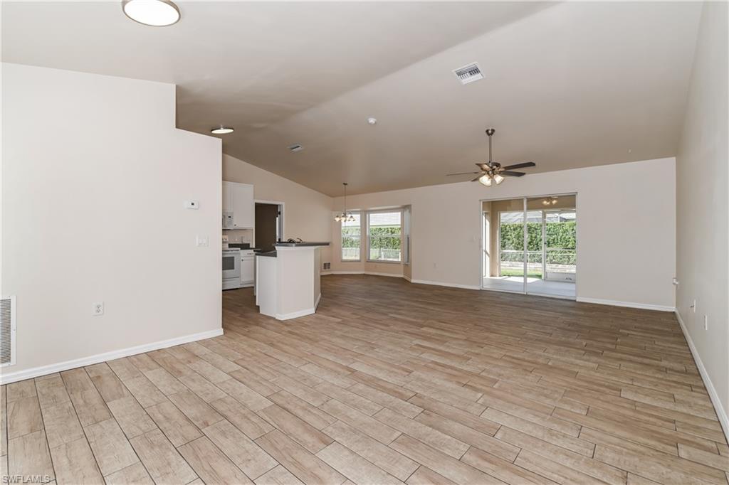 2908 Sw 16th Pl Property Photo 4