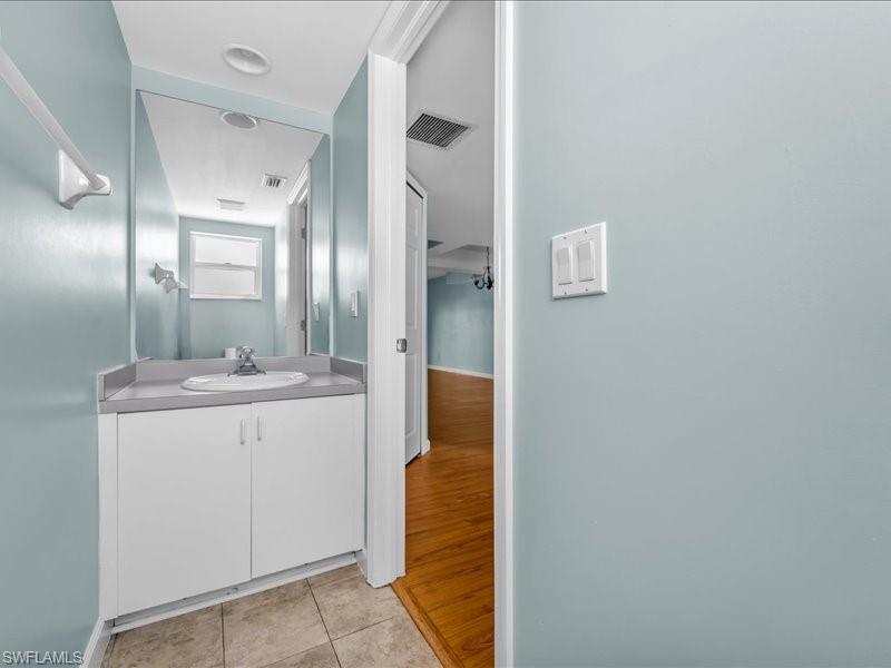 28 Cosmopolitan Dr 15 Property Photo 17