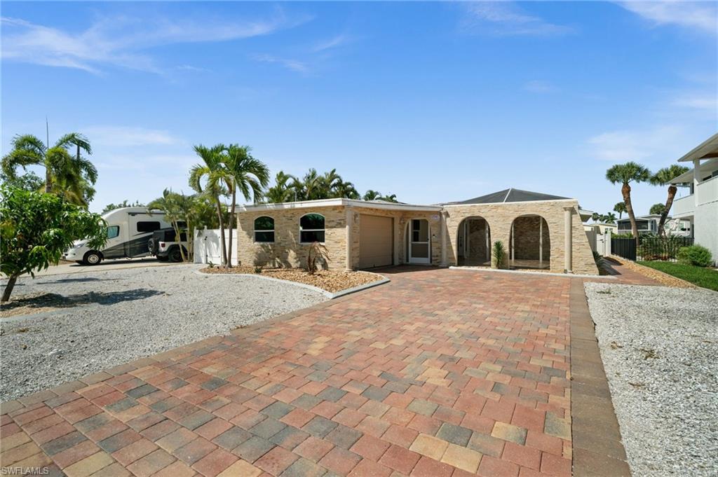 17741 Rebecca Ave Property Photo 4