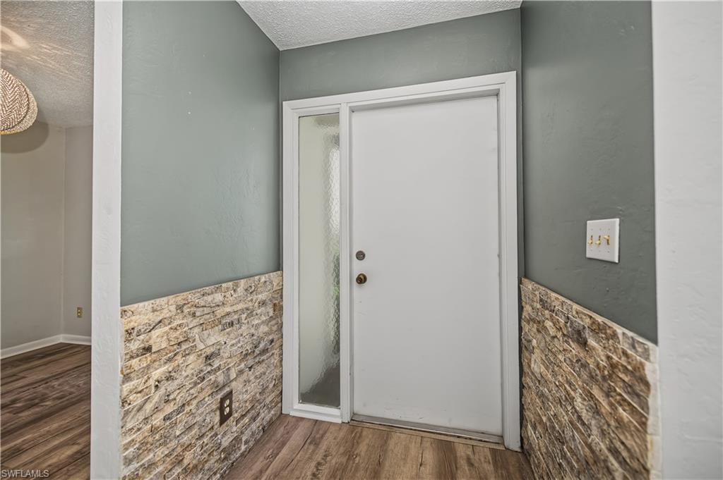 9782 Deerfoot Dr Property Photo 23