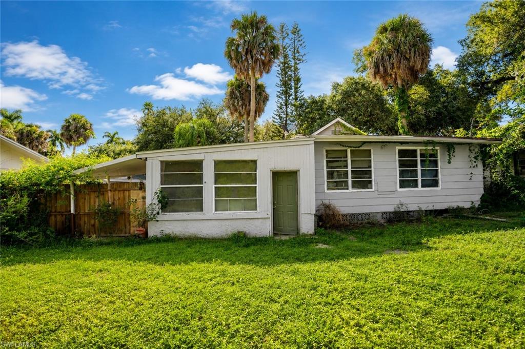 221 Avacado Ct Property Photo 2