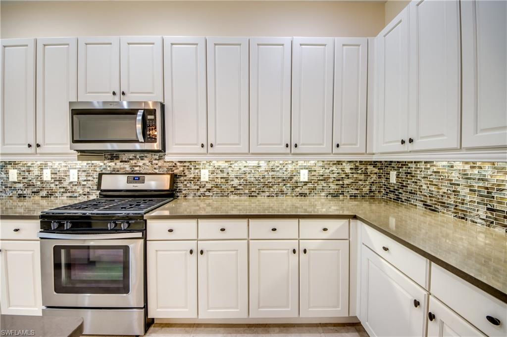 8260 Venetian Pointe Dr Property Photo 14