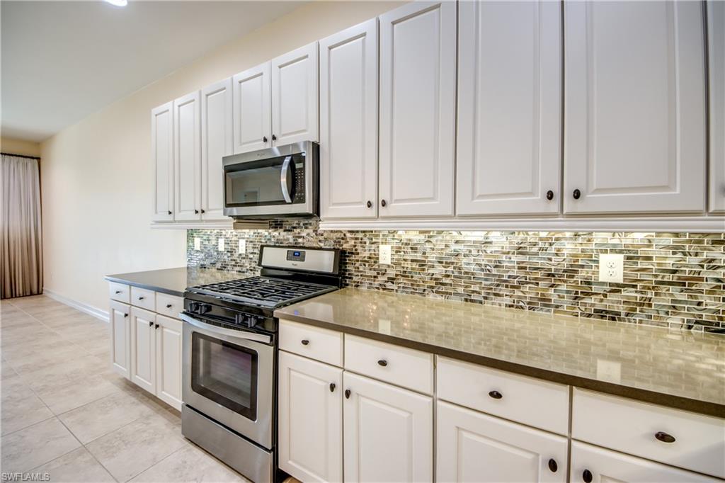 8260 Venetian Pointe Dr Property Photo 15