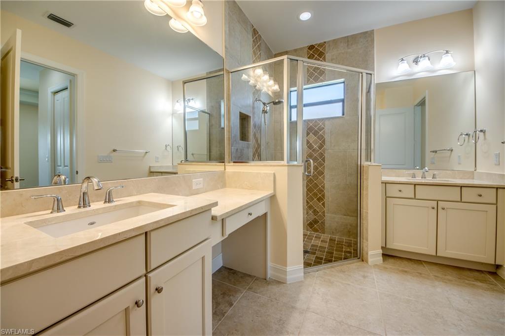 8260 Venetian Pointe Dr Property Photo 24