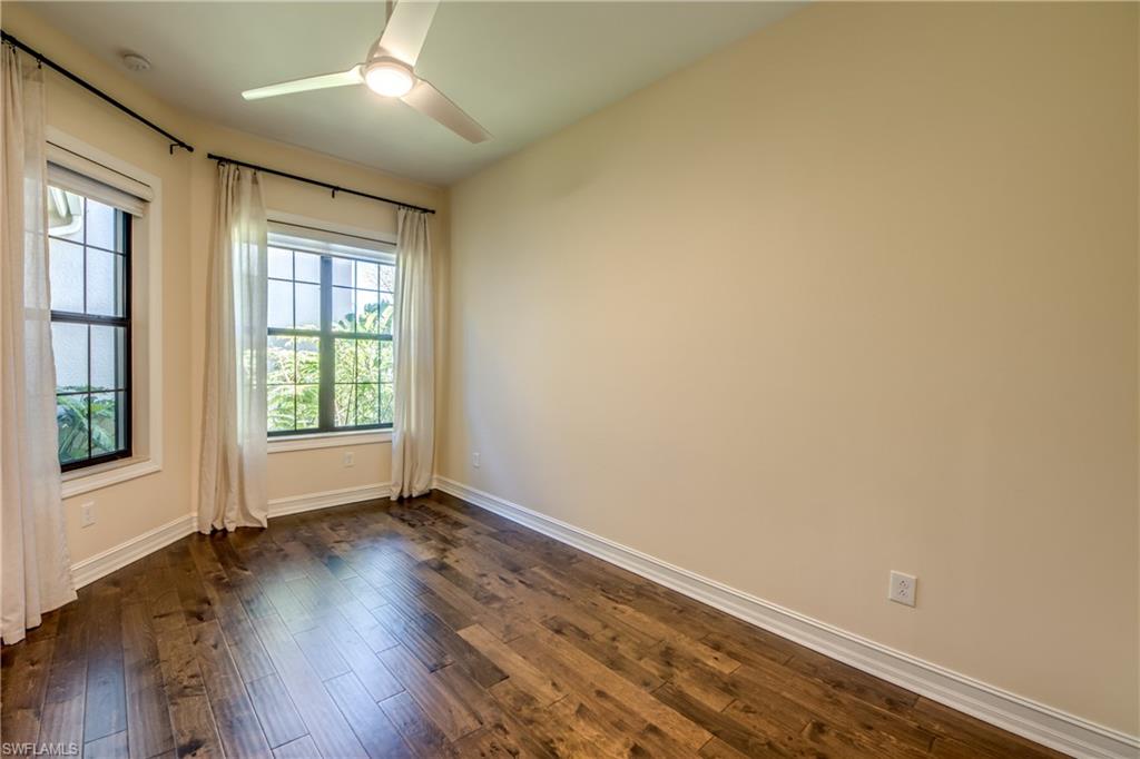 8260 Venetian Pointe Dr Property Photo 28