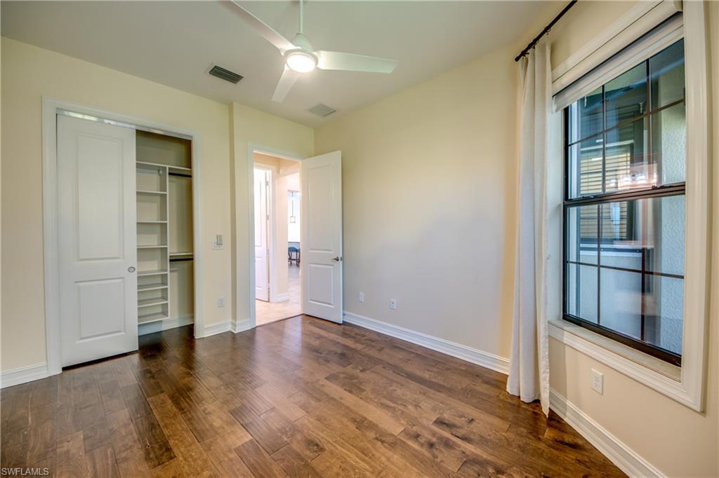 8260 Venetian Pointe Dr Property Photo 29