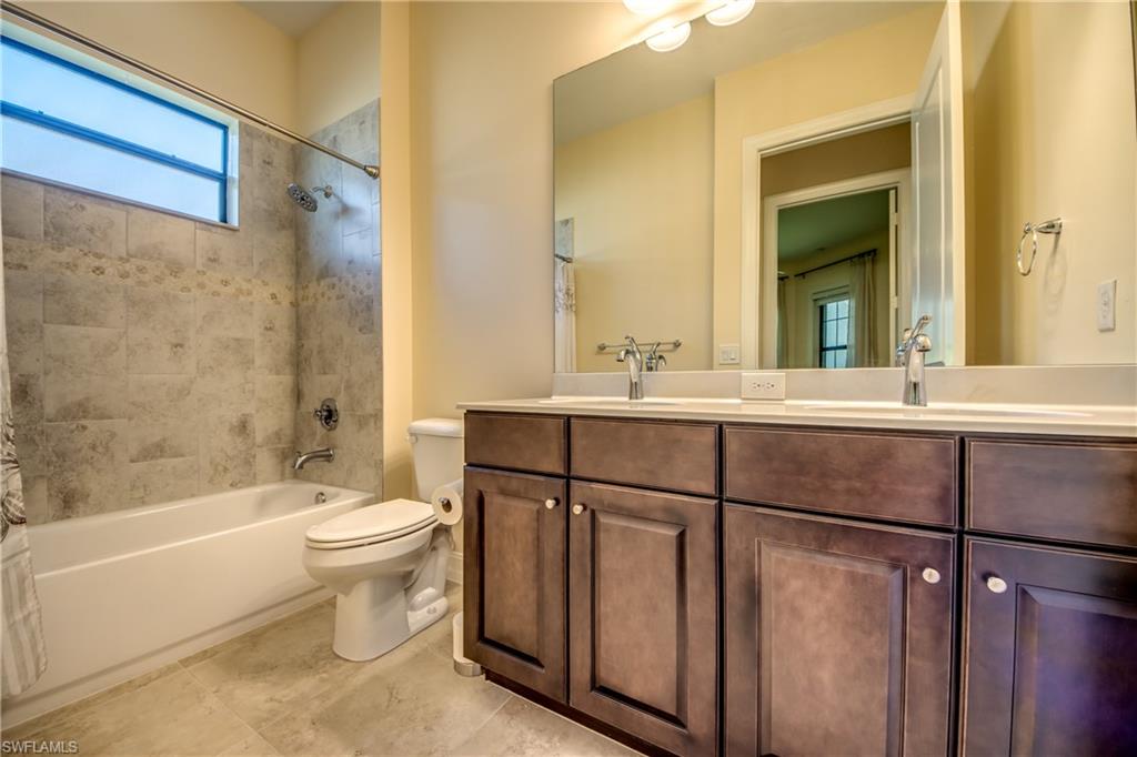 8260 Venetian Pointe Dr Property Photo 30