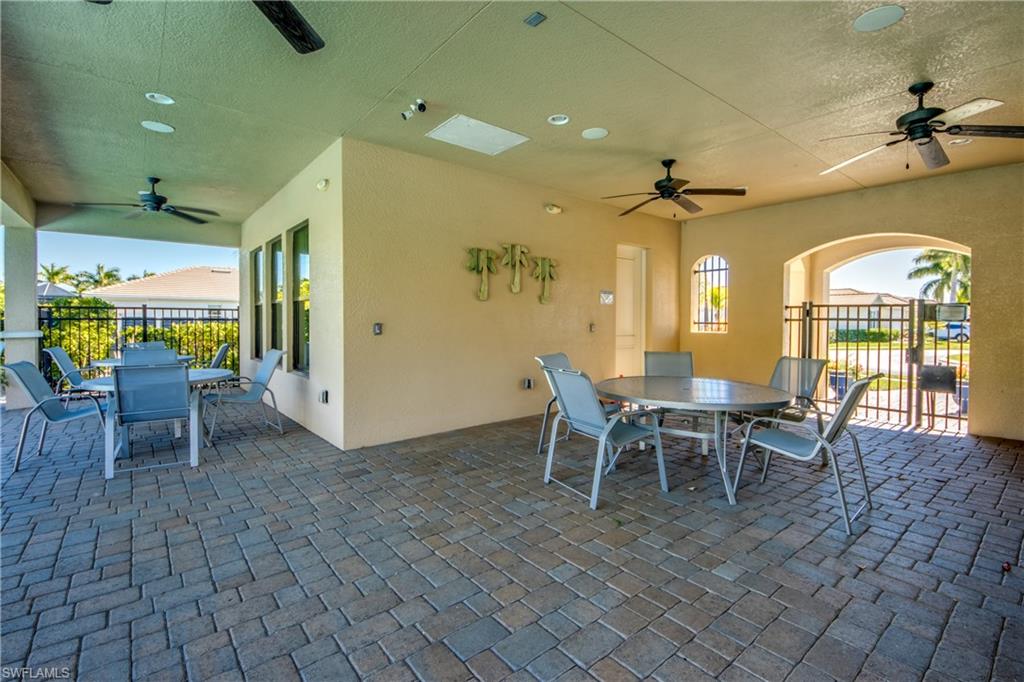 8260 Venetian Pointe Dr Property Photo 47
