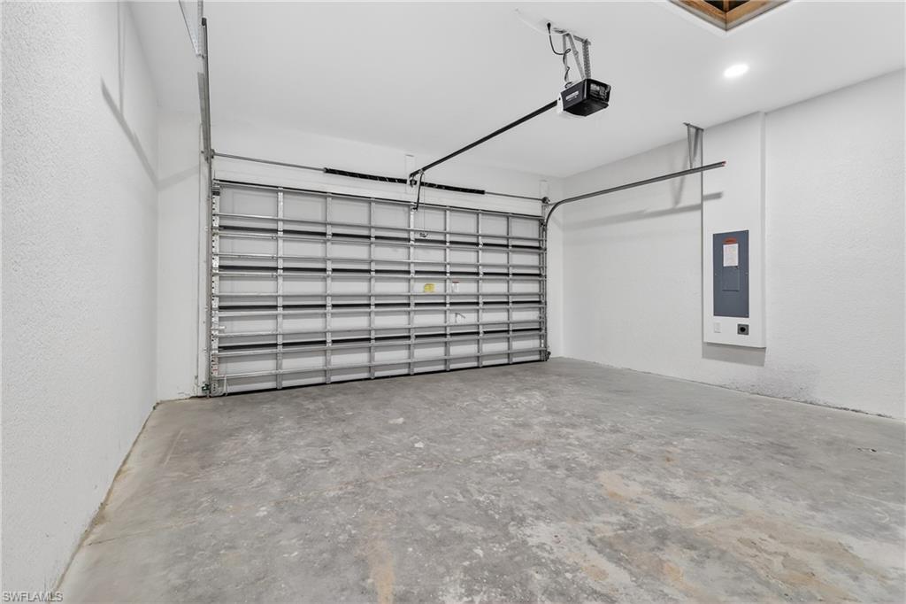 1156 Damen St E Property Photo 13