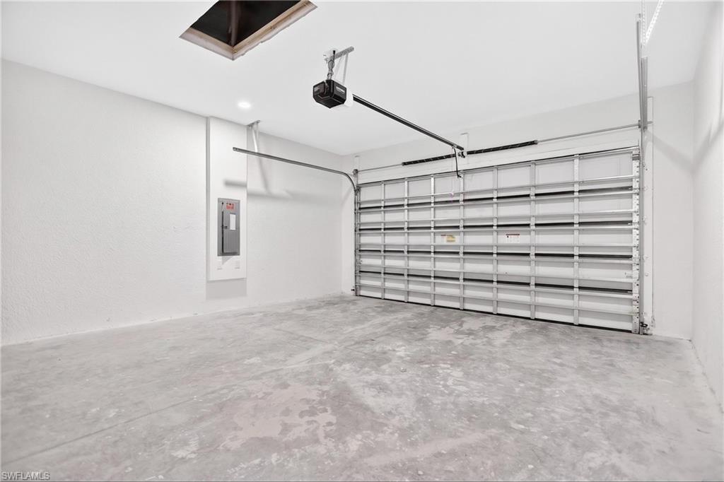 1156 Damen St E Property Photo 29