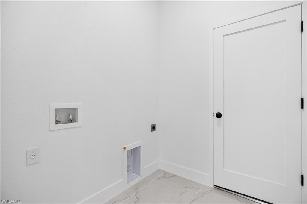 1156 Damen St E Property Photo 30